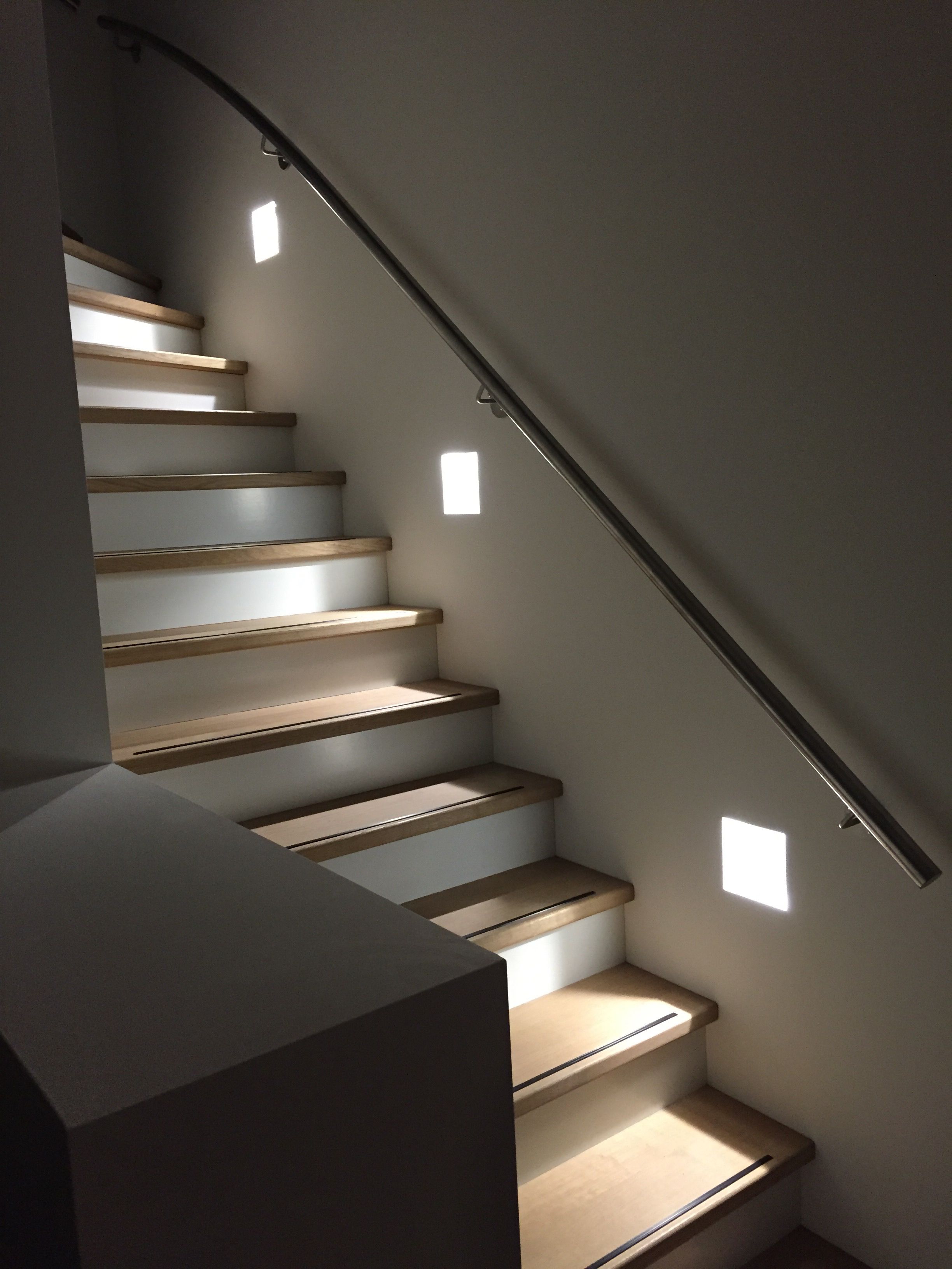 Способы освещения лестниц — светильники и датчики