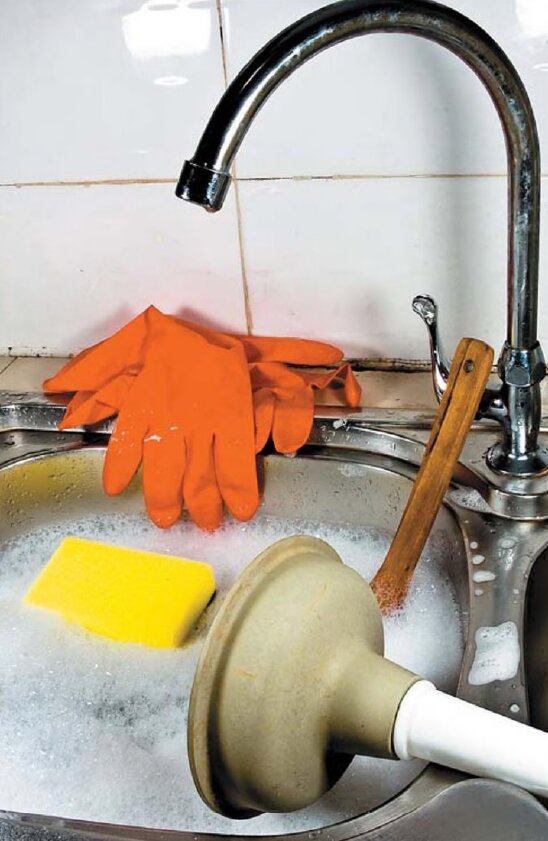 Как очистить канализацию с помощью соды и уксуса