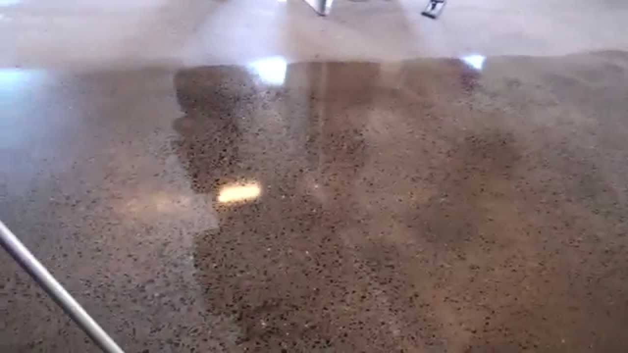 Зачем добавляют жидкое стекло в бетон: разбираемся в нюансах