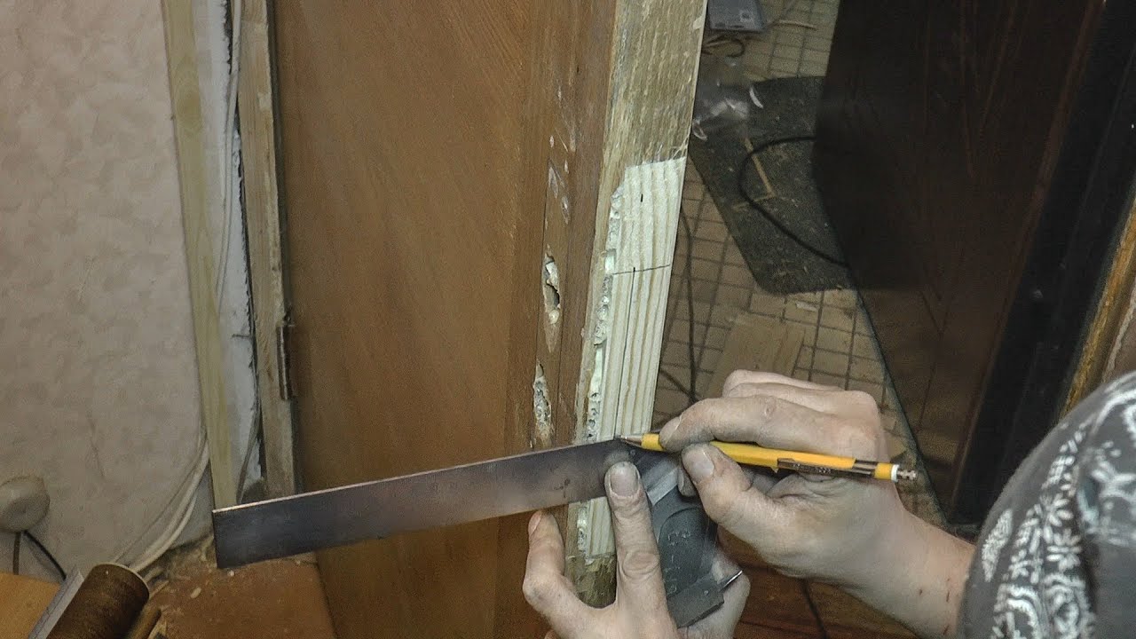 Зашпаклевать дверь деревянную