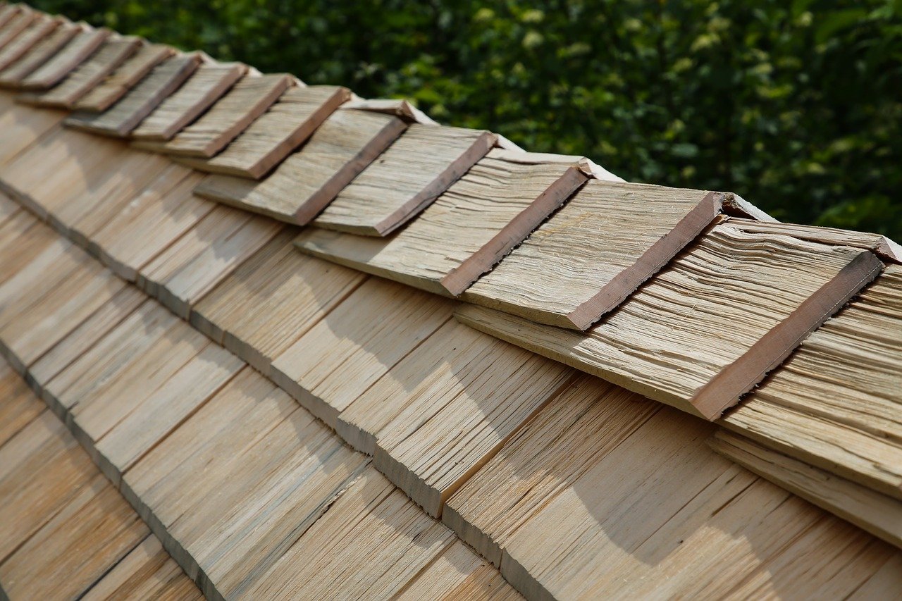 Изготовление дранки для крыши и способ укладки
