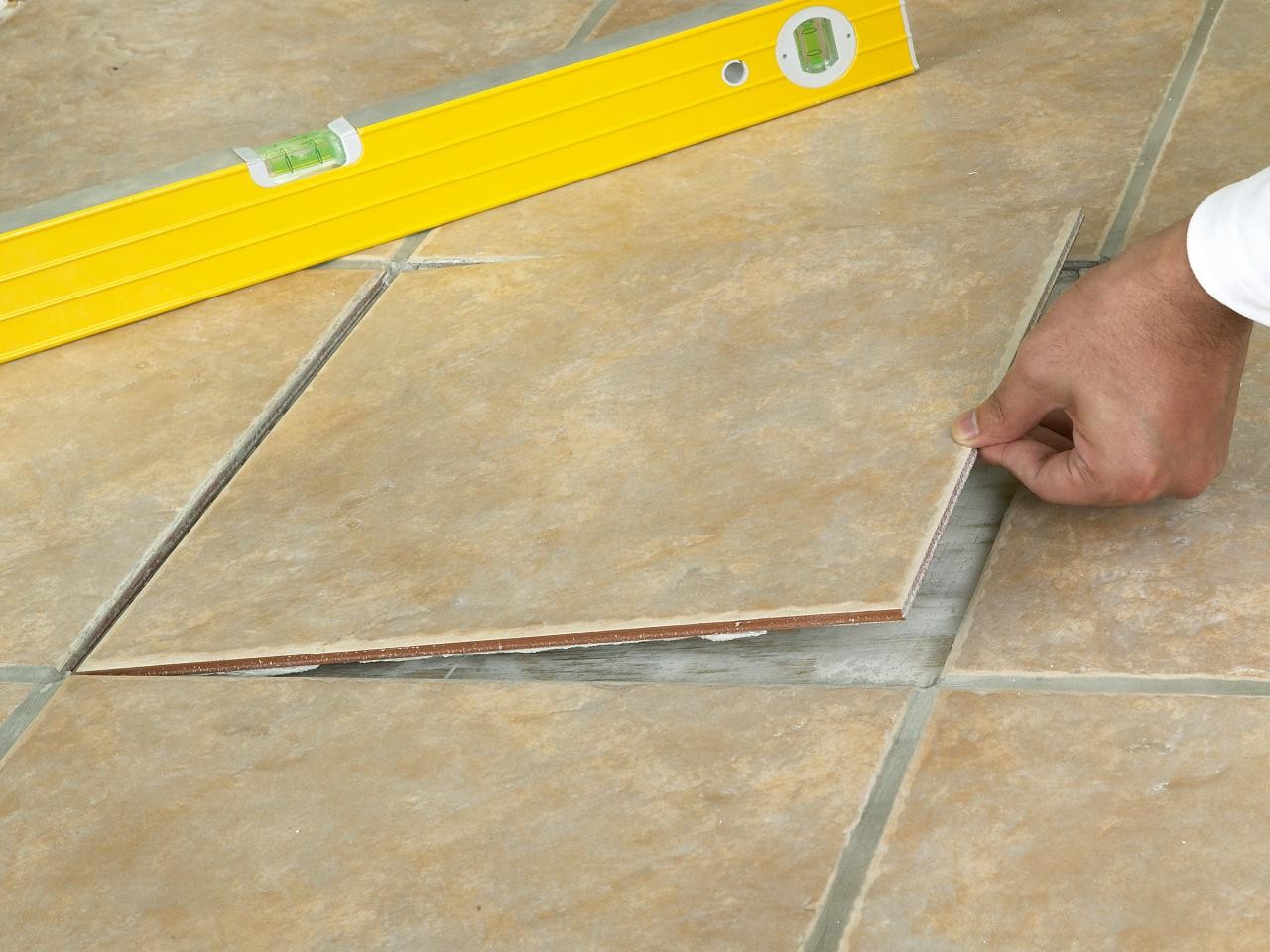 Как правильно диагонально класть плитку на пол