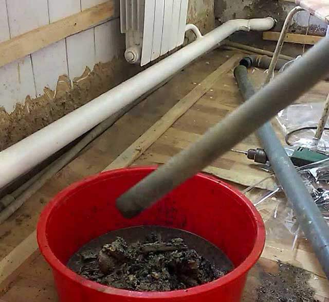 Как растворить отложения жира в трубах канализации