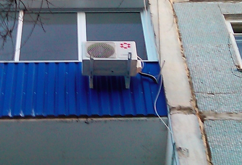 Можно ли установить кондициоенр на застекленном балконе