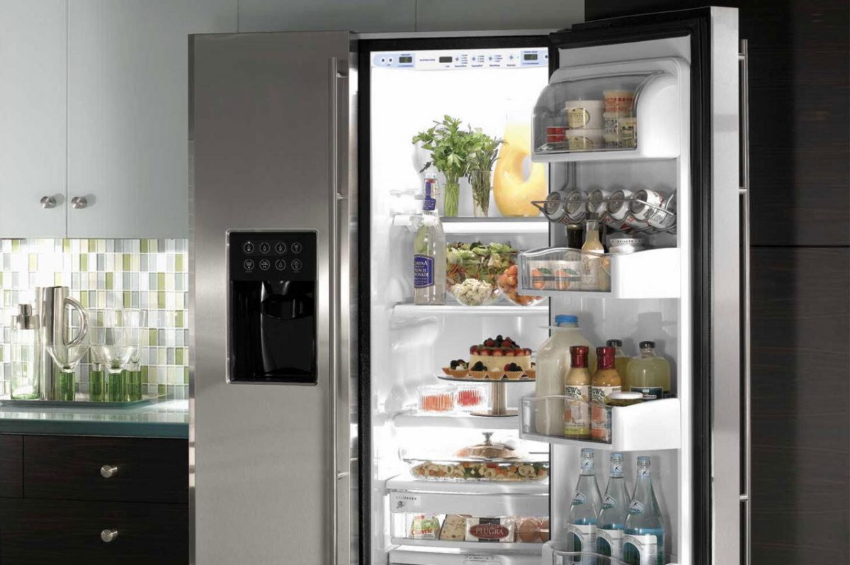 Какие холодильники лучше по качеству. ATLANT хм 4424-089 ND. Холодильник Шарп двухдверный. Холодильник большой двухдверный. Холодильник Sharp Side by Side.
