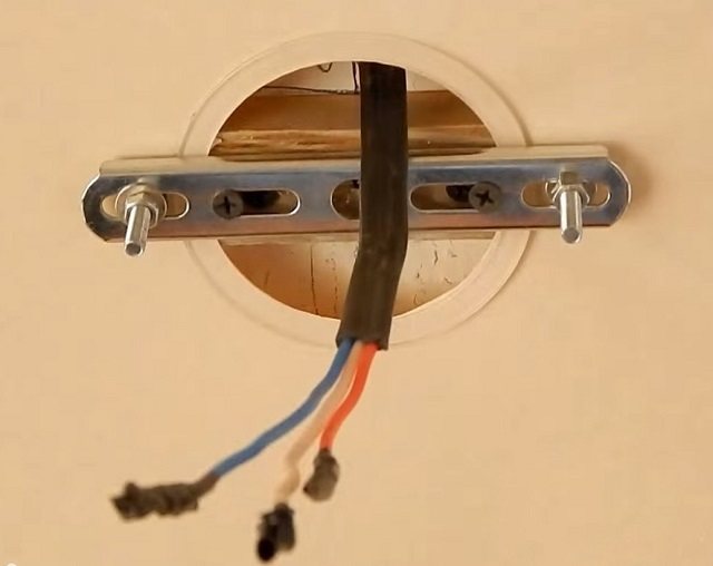 Выбор люстры под натяжной потолок: 25+ фото, инструкция по монтажу