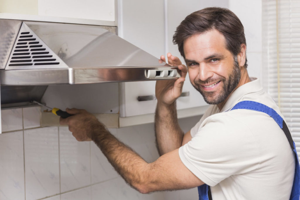 Как установить кухонную вытяжку своими руками