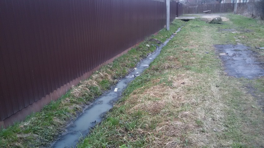 Что делать и куда обращаться при сливе канализации от соседей