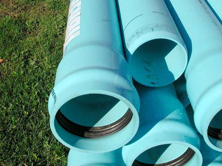 Как установить пластиковую канализационную трубу диаметром 150 мм