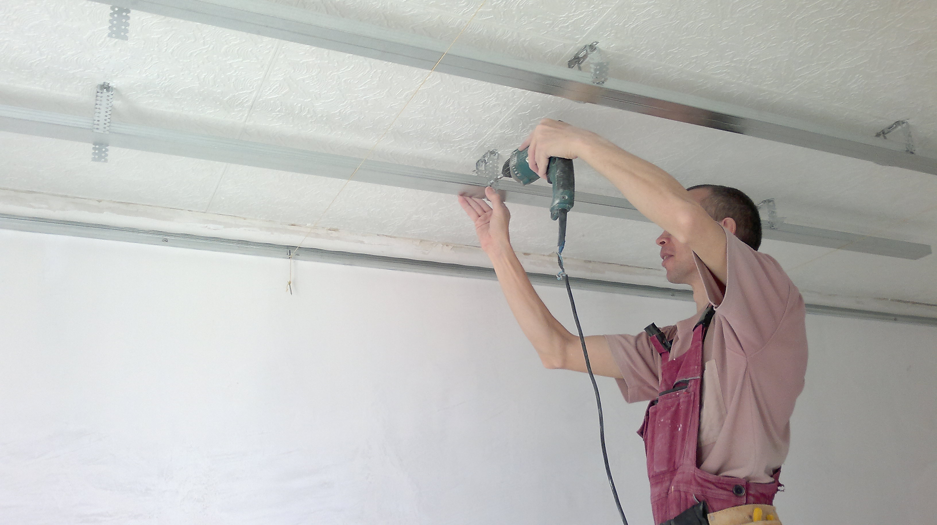 Навесной потолок своими руками: пошагово делаем потолок из гипсокартона