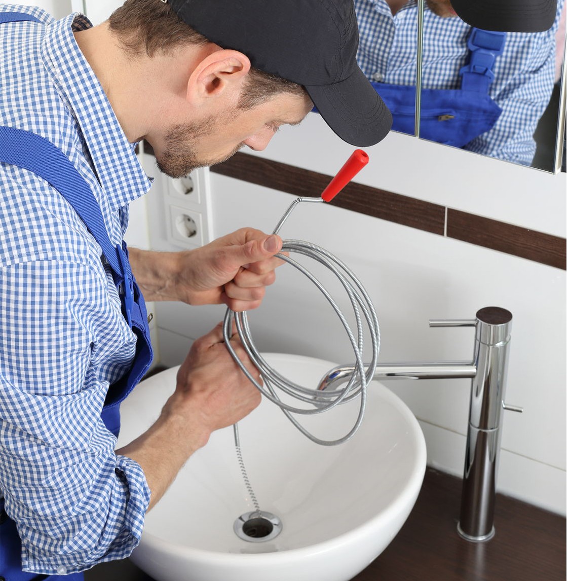 Как прочистить канализационные трубы в частном доме своими руками