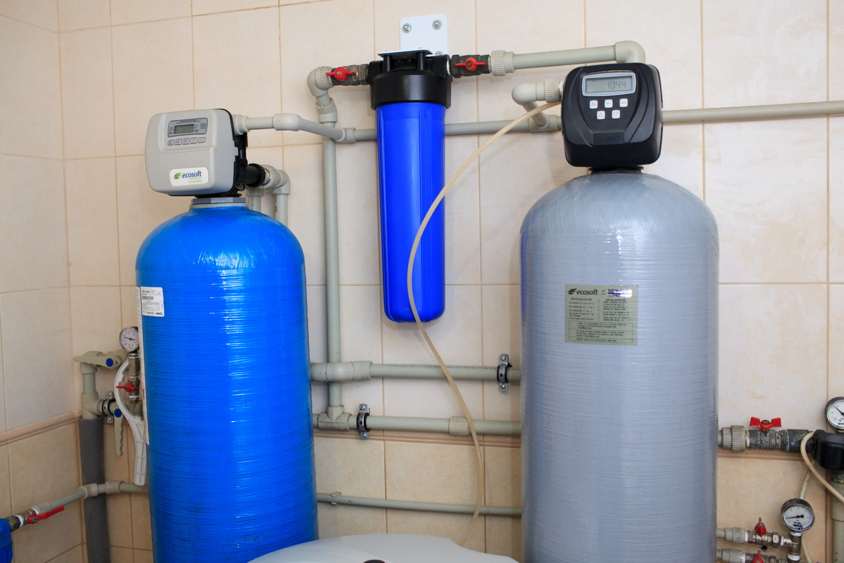 Какие бывают фильтры для обезжелезивания воды из скважины