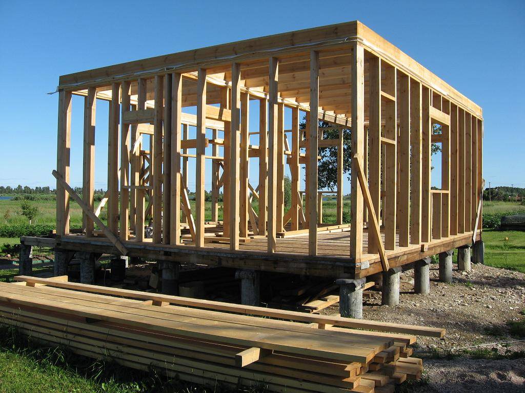 Как построить деревянный свайный дом самостоятельно