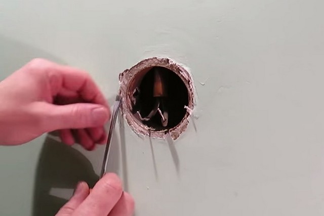 Как починить розетку: чиним розетку в стене, видео с советами электрика