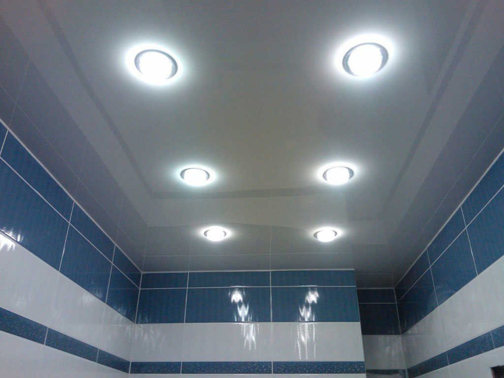Как сделать освещение в ванной комнате — варианты и светильники