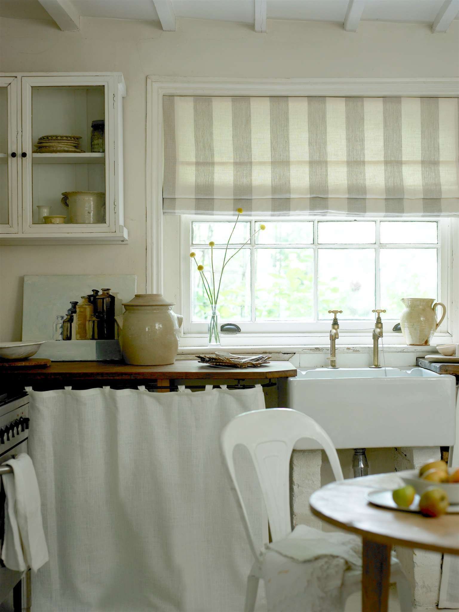 Кухонные шторы. От классики до современности (50 фото идей)