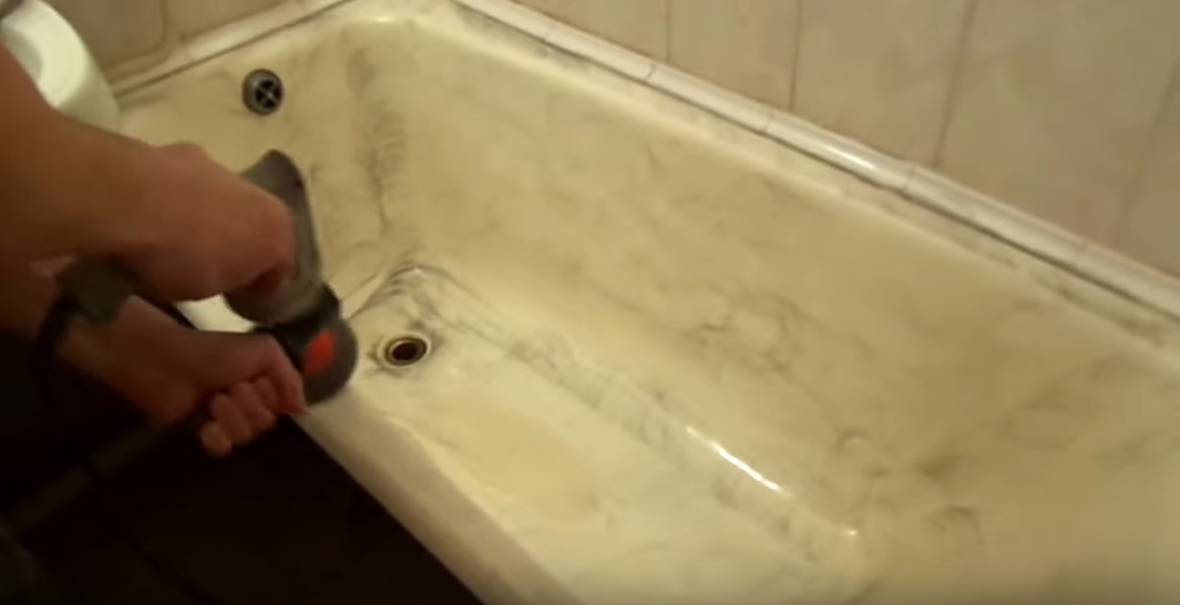 Как отреставрировать покрытие ванны