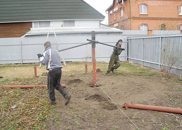 Монтаж винтовые. Монтаж винтовых свай вручную. Винтовые сваи в ручную. Винтовые сваи для ручного вкручивания. Винтовые сваи вручную.