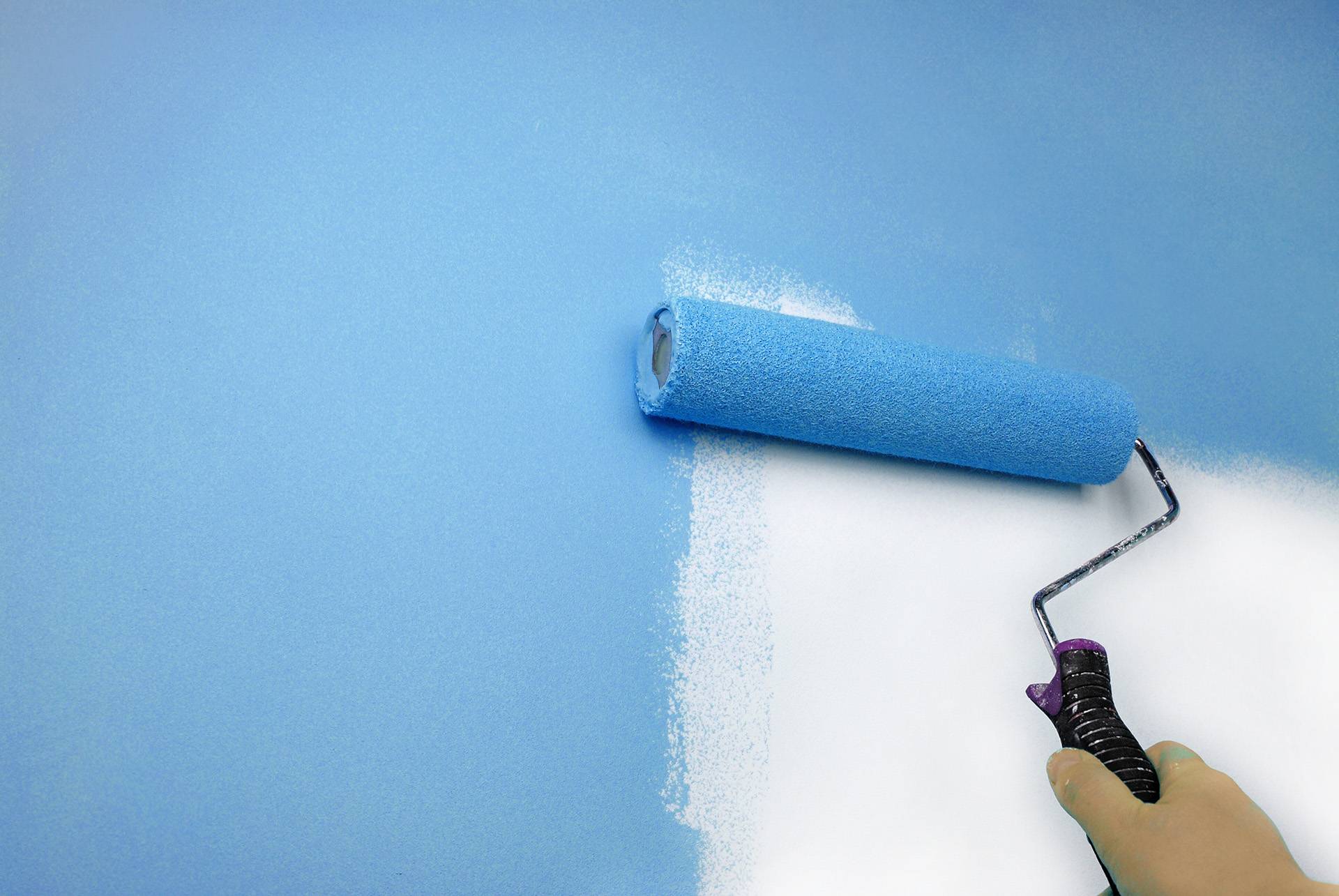 Как покрасить стены водоэмульсионкой