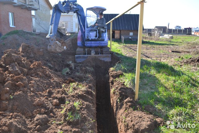 Сколько стоит выкопать траншею под водопровод вручную