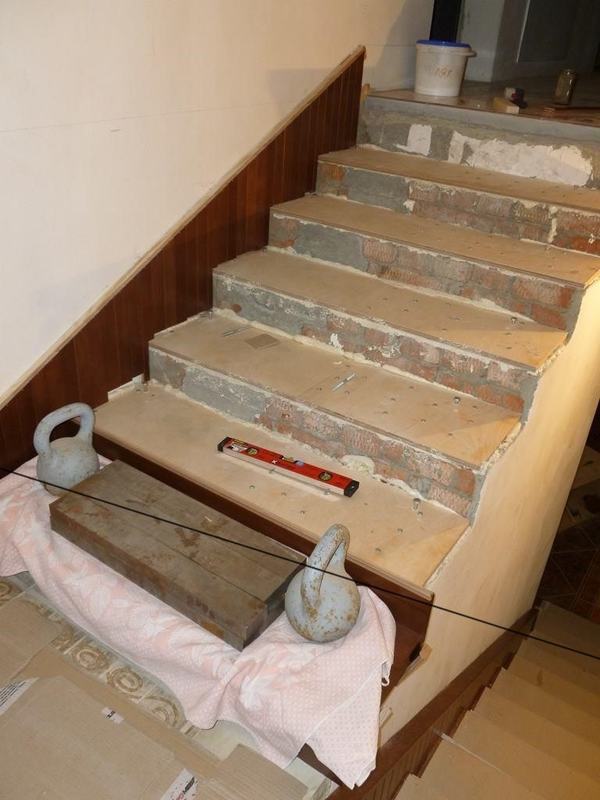 Облицовка древесиной бетонный лестницы: подготовительные работы и процесс облицовки