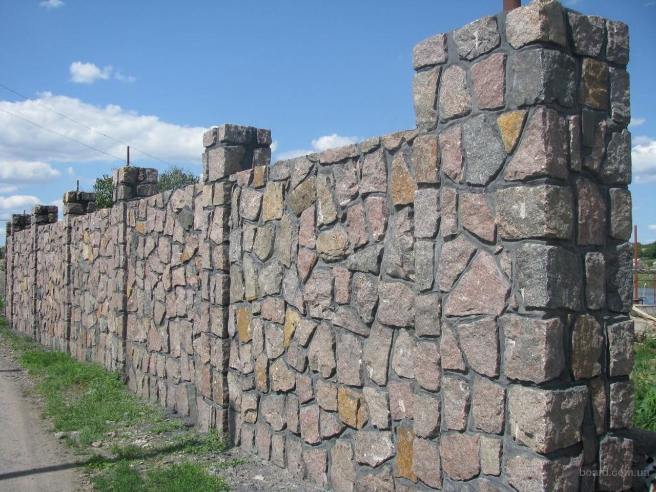 Забор из камня своими руками: пошаговый процесс с пояснениями, как сделать забор