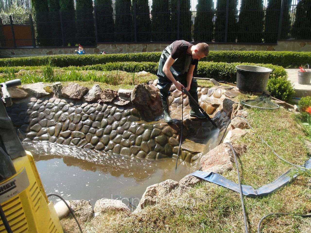 Как выкопать пруд на участке своими руками: пошаговая инструкция