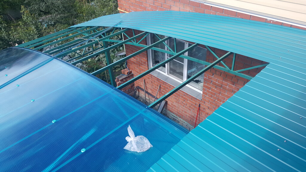 Из чего сделать прозрачную крышу на террасе