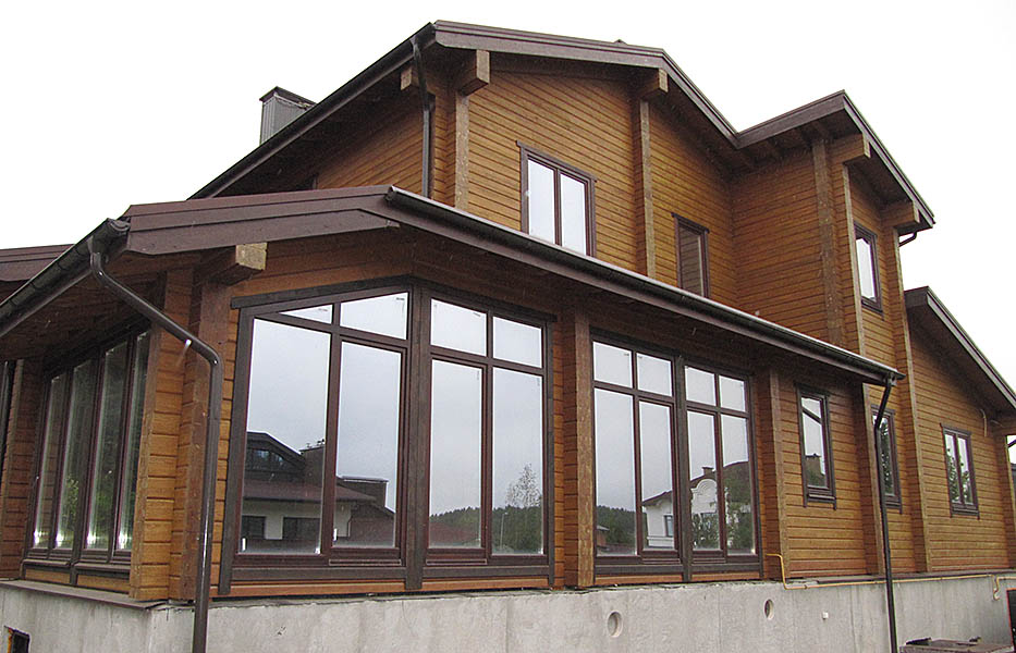 Как пристроить к дому веранду с пластиковыми окнами