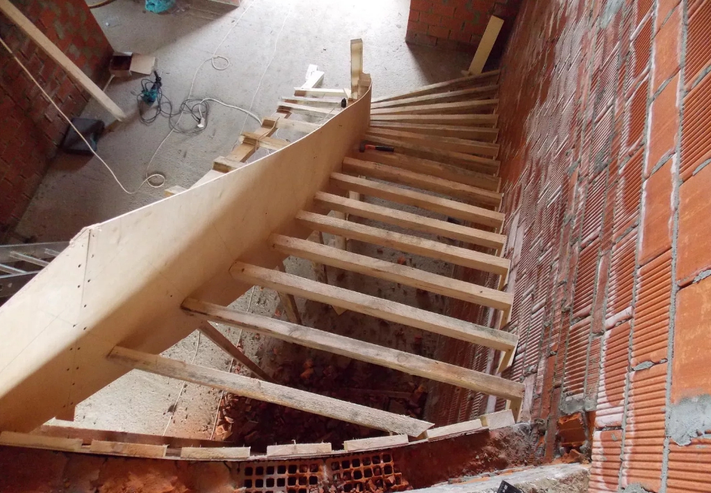 Как сделать лестницу из бетона собственноручно