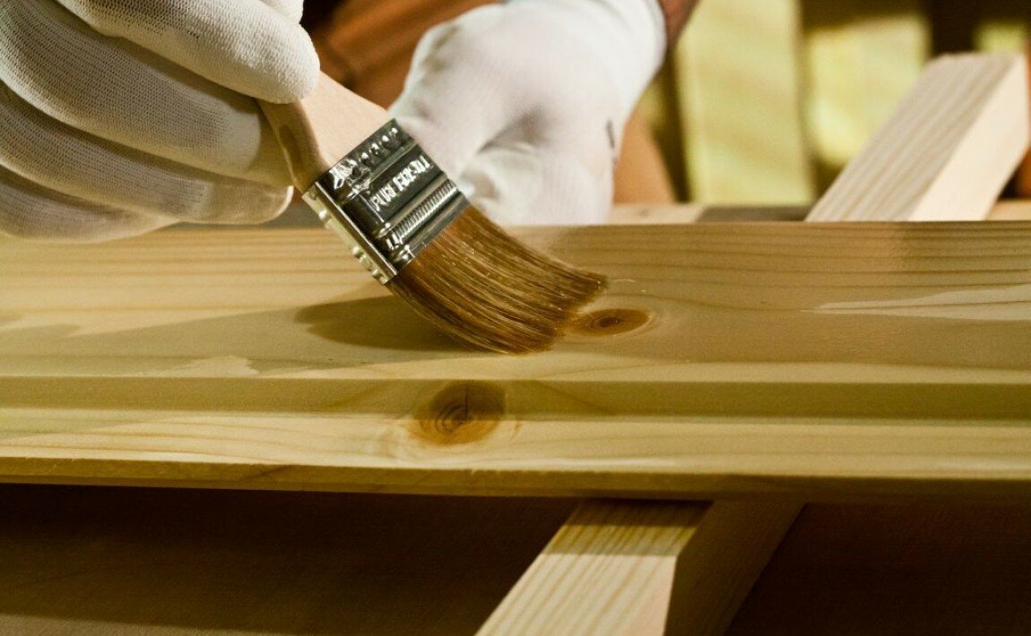 Как покрасить деревянные оконные рамы правильно