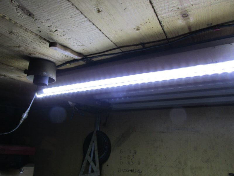 Как самостоятельно сделать свет в гараже