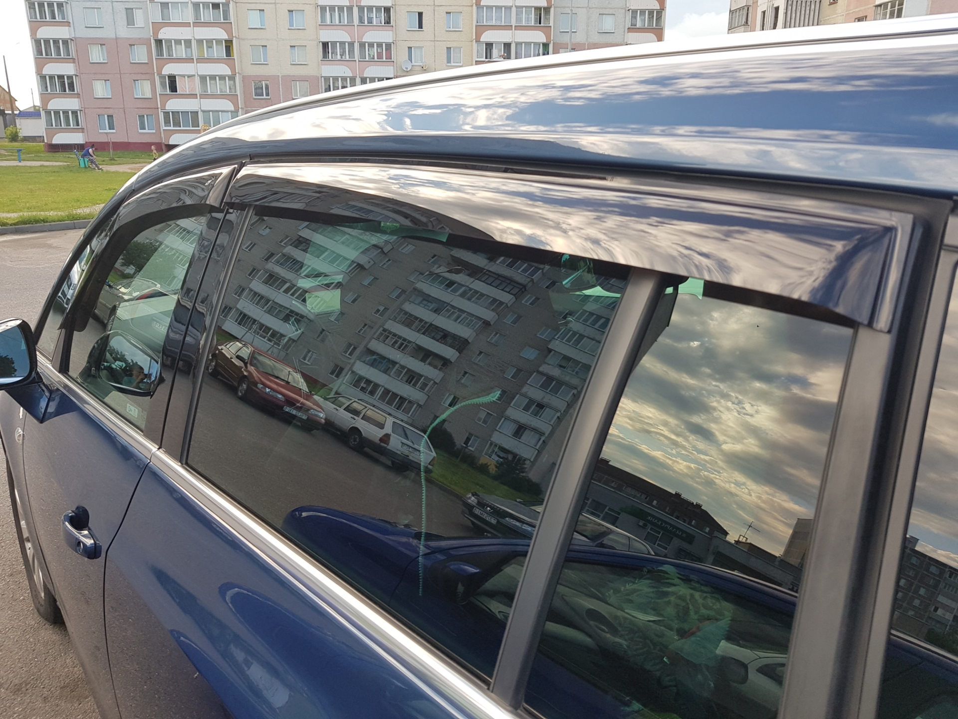 Можно ли ставить дефлекторы на окна. Zafira Tourer дефлекторы окон. Opel Omega b SD 94-03 дефлектор окон ветровики. Opel Omega b SD 94-03 дефлектор окон. Heko дефлектор для окон Opel Omega a.