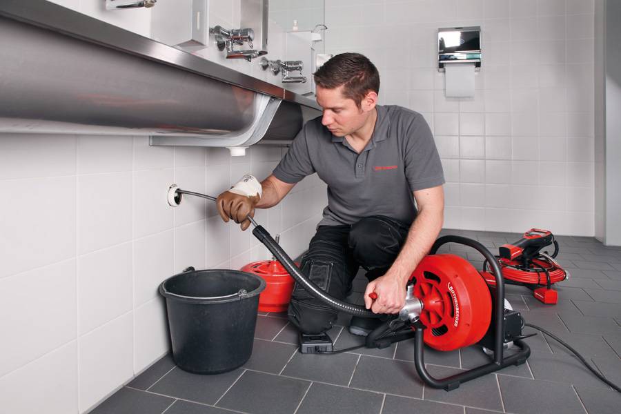Чем эффективно прочистить канализационные трубы в частном доме: средства для чистки в домашних условиях