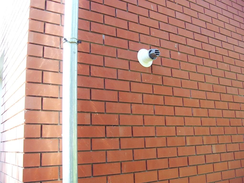 Секреты обустройства вентиляции с выходом на улицу в стене частного дома или квартиры