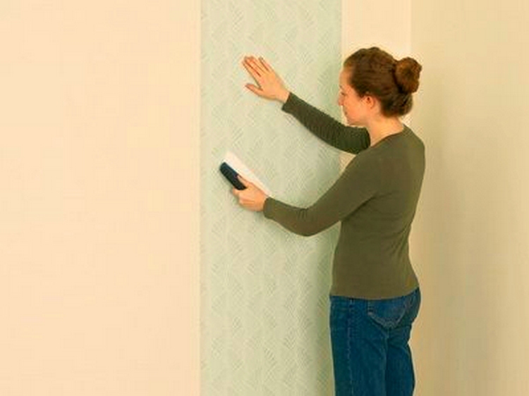 Как клеить стеклообои под покраску: процесс правильной поклейки стеклообоев на стены пошагово