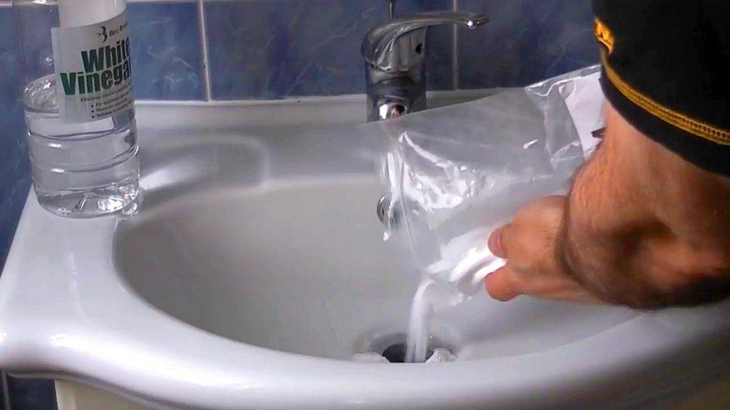 Как прочистить унитаз в домашних условиях своими руками