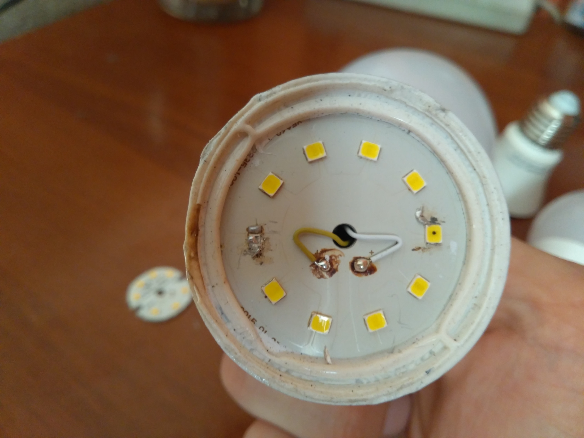 Как отремонтировать светодиодную лампочку на 220 В