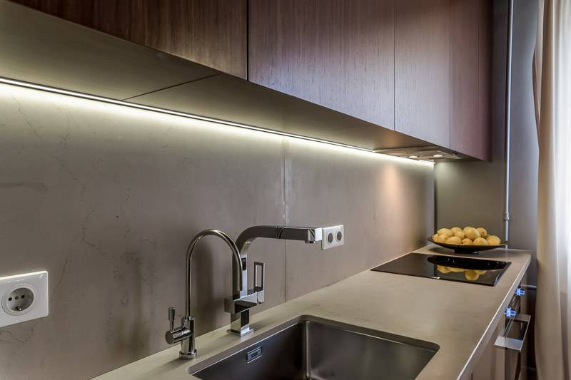 Как сделать подсветку рабочей зоны кухни светодиодной лентой своими руками