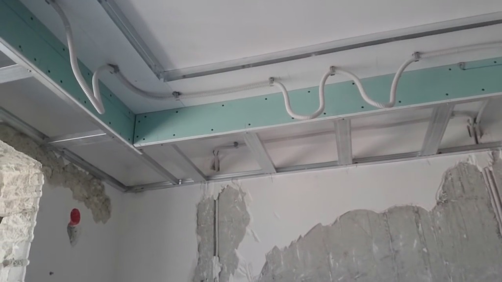 Монтаж двухуровневого потолка из гипсокартона