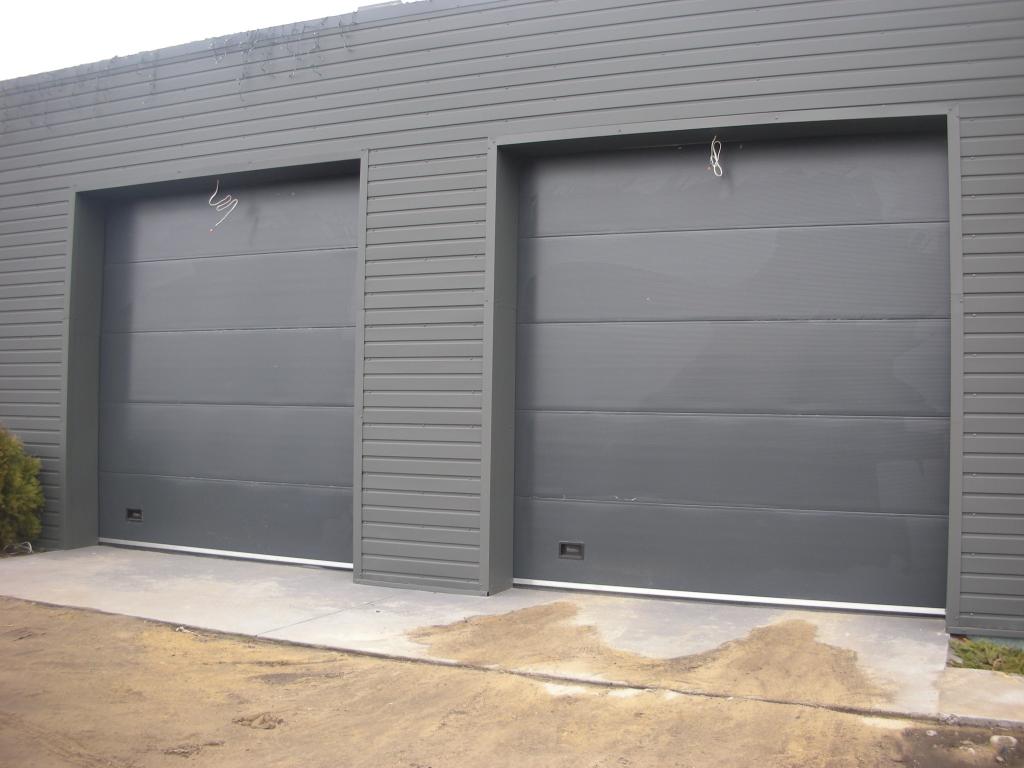 Обзор разных типов ворот для гаража: плюсы и минусы разных конструкций