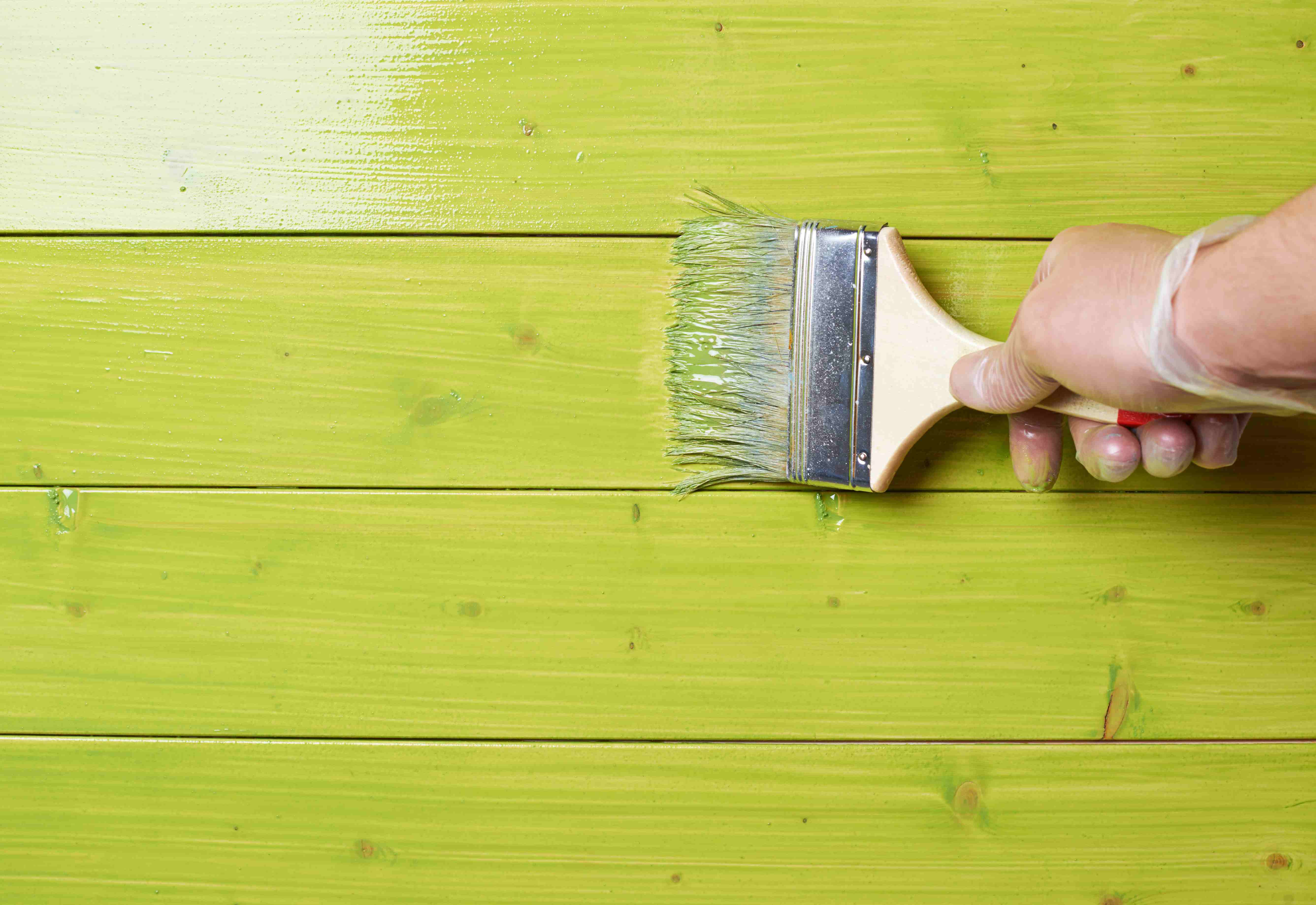 Чем покрасить деревянный пол — материалы, последовательность работ
