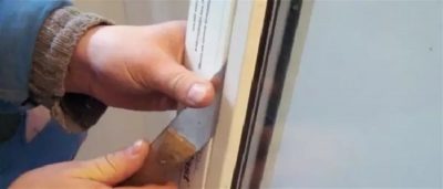 Как вставить стекло в межкомнатную дверь