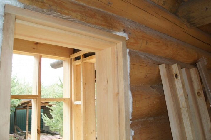 Основные способы заделки окна в доме из дерева