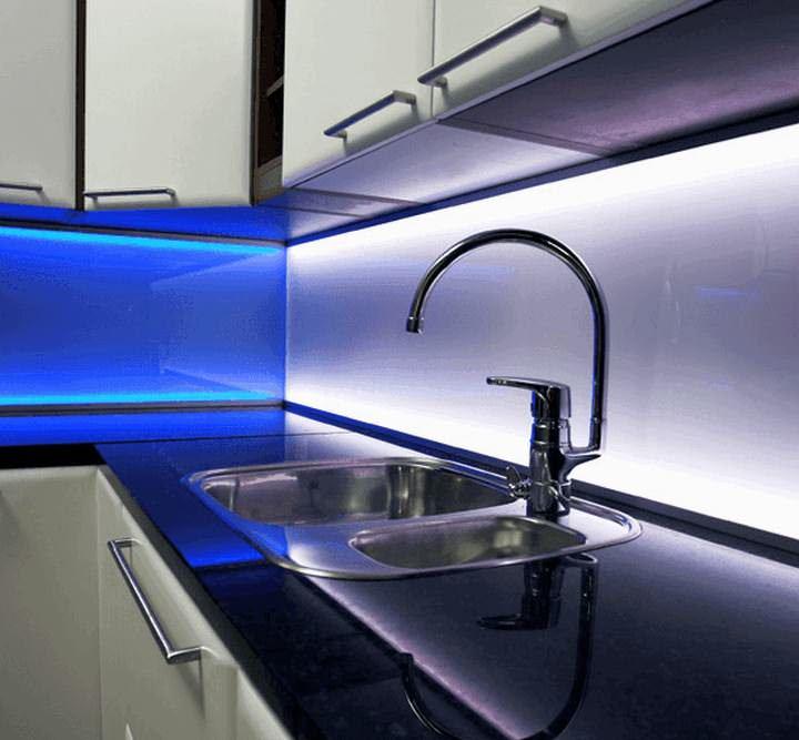 Как сделать подсветку кухонного фартука из стекла: варианты освещения