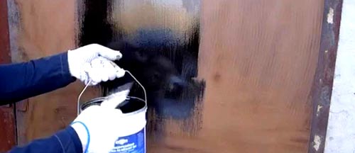 Покраска входной металлической двери в домашних условиях