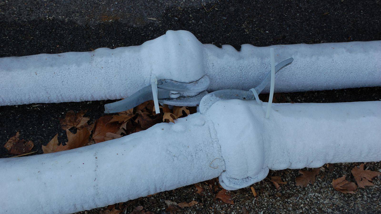 Эффективные способы отогрева замерзшего водопровода под землей