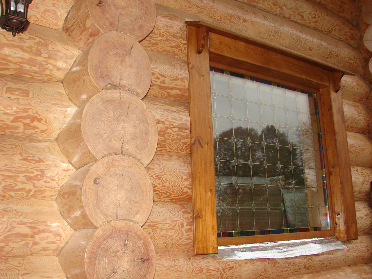 Основные способы заделки окна в доме из дерева