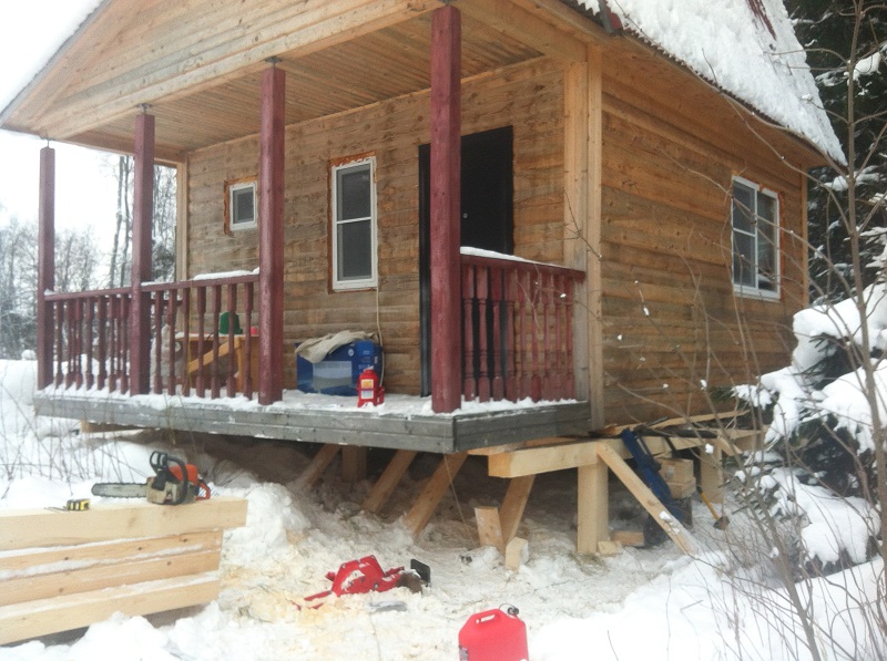 Как поднять деревянный дом своими руками для ремонта. Строительство фундамента