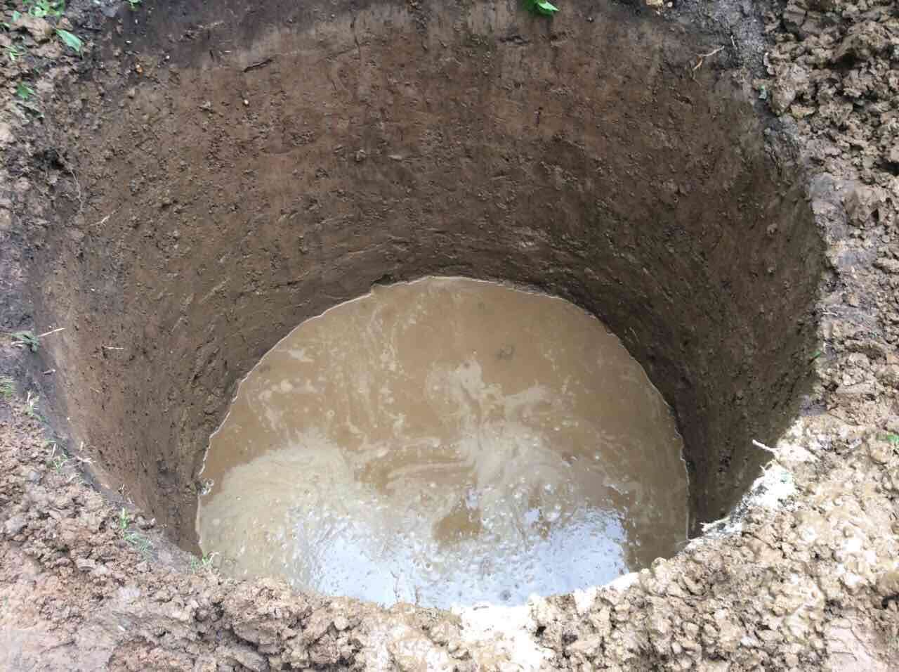 Почему не уходит вода из выгребной ямы